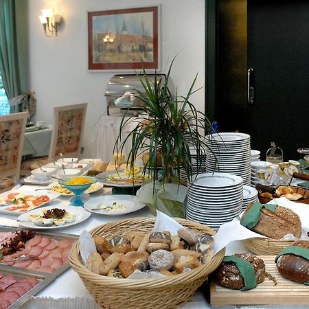 Hotel Gasthof Der Krug Stegaurach エクステリア 写真