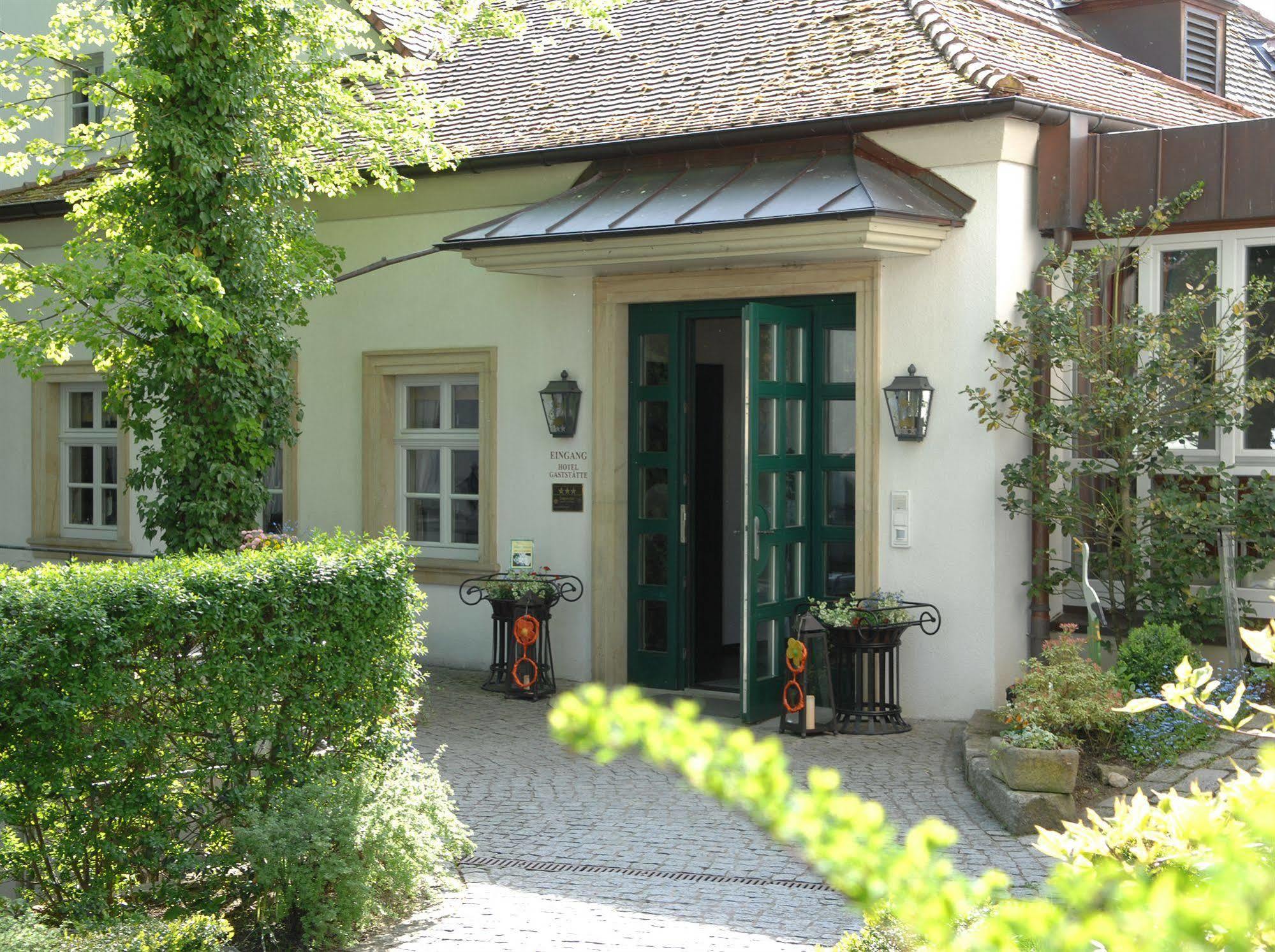 Hotel Gasthof Der Krug Stegaurach エクステリア 写真