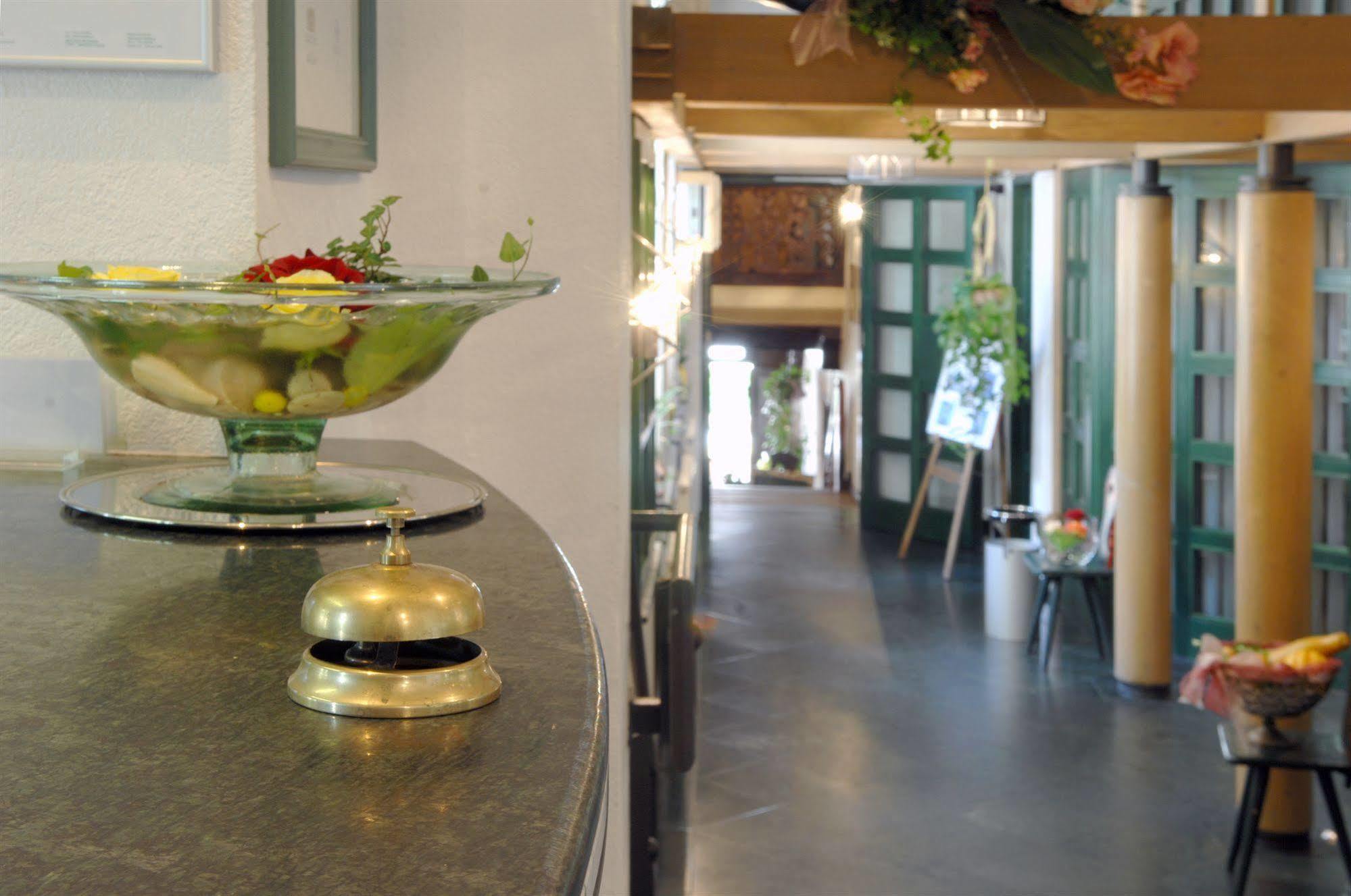 Hotel Gasthof Der Krug Stegaurach エクステリア 写真